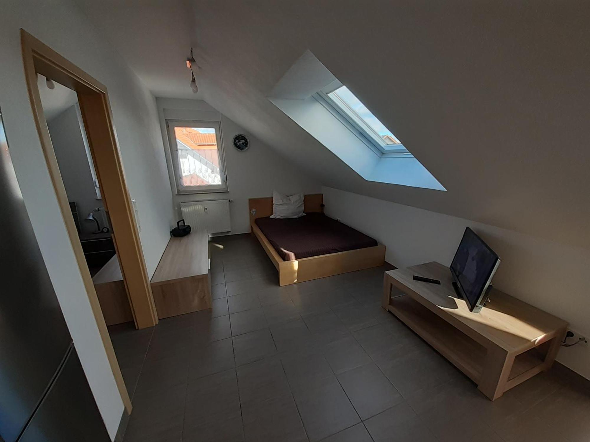 Fewo Steinhohle, Dg 45Qm, 1 Schlafzimmer & 1 Wohn-Esszimmer Mit Bett Sulzbach am Main Exterior foto